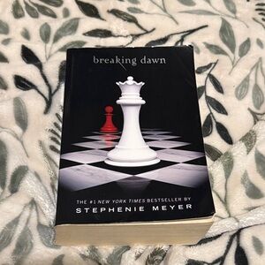 Breaking Dawn Book by Stephenie Meyer